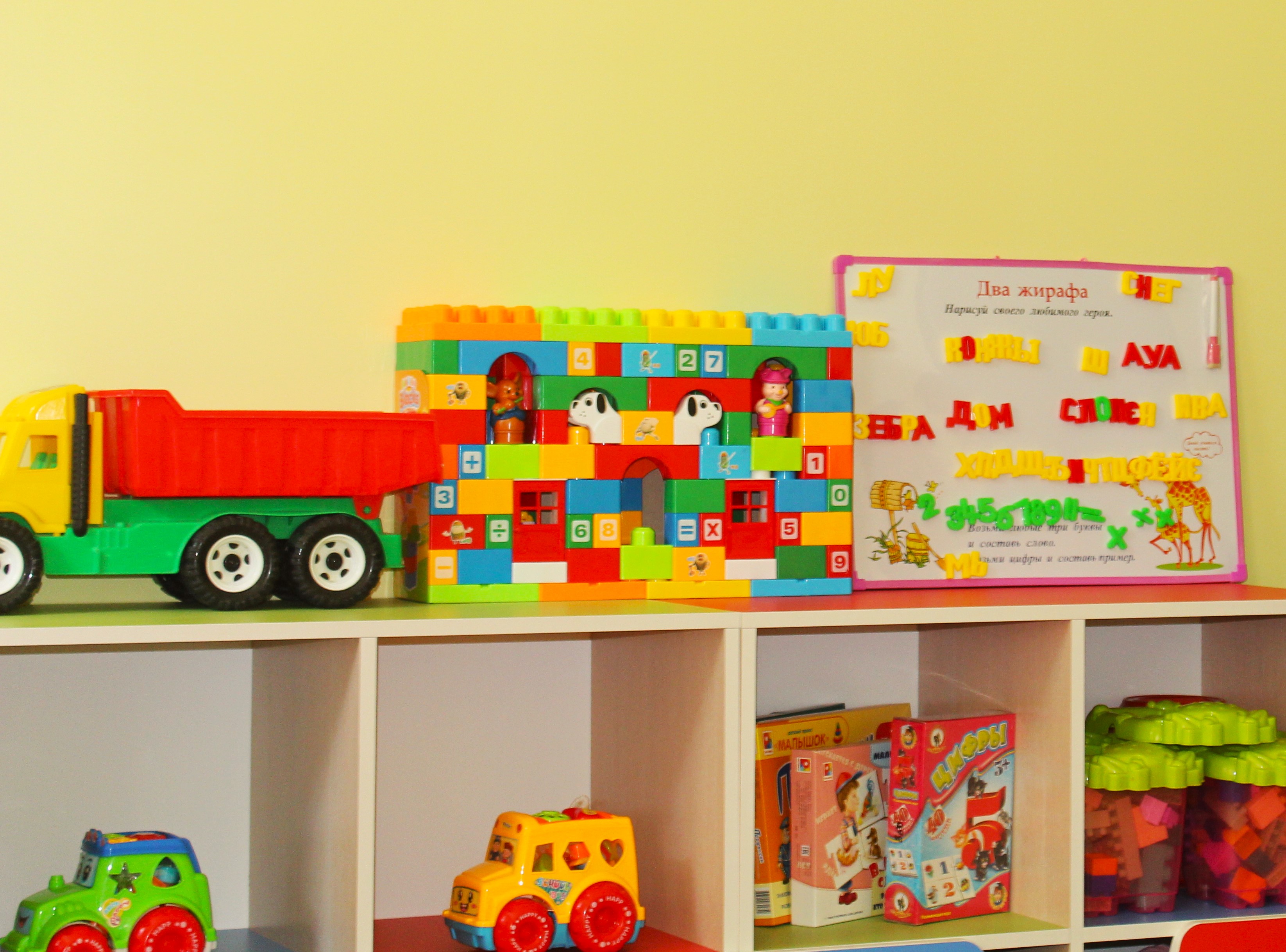 Воспитатели детсадов Атырау три месяца сидят без зарплаты